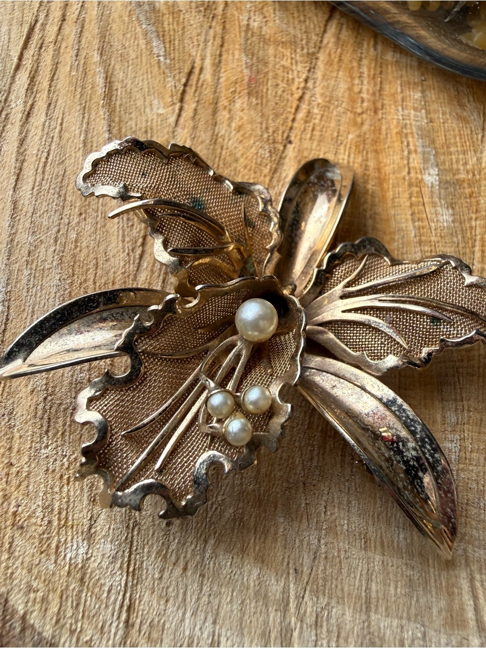 Vintage Gold Tone Leaf Brooch Faux Pearl Botanical Statement Pin